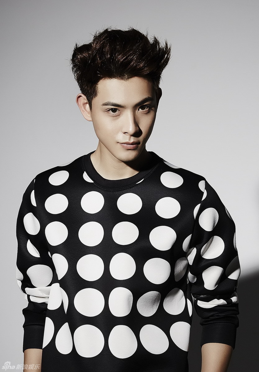 spexial团员晨翔最新写真大片波点诱惑