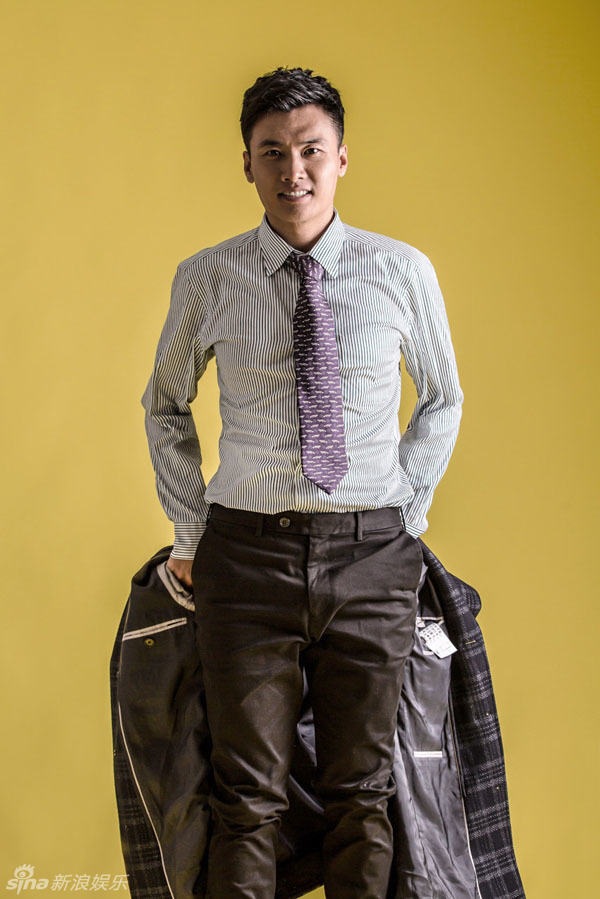 新浪娱乐讯 近日,正在热播的《大江东去》中主演于滨曝光一组最新写真