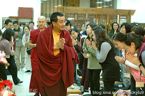 阿雅老公是转世仁波切!近照曝光神采奕奕_高清图集_新浪网