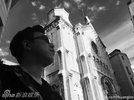 黄渤晒黑白摄影作品