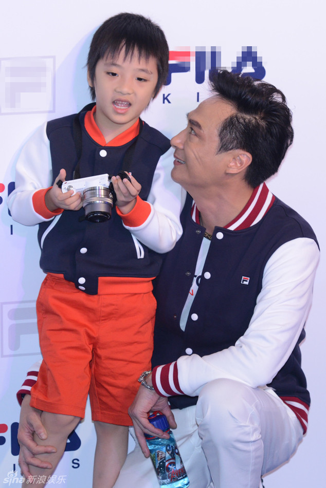 组图:吴镇宇携费曼合体现身 与湖南台已和解_高清图集_新浪网