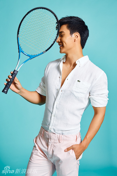 组图:李泰变身运动达人 亮丽色彩动感出镜_高清图集_新浪网