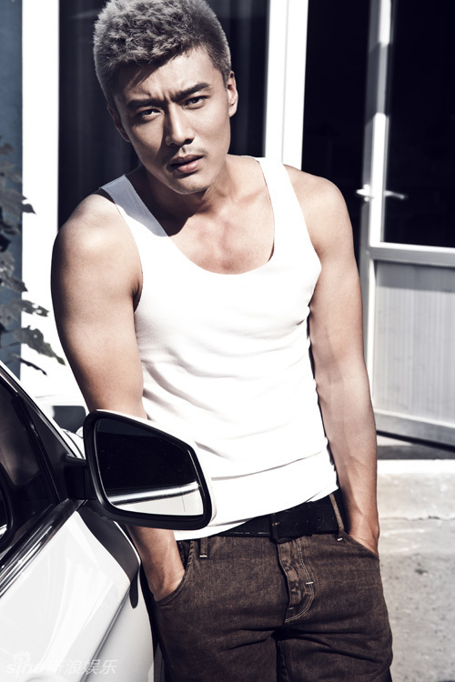 新浪娱乐讯 近日,青年演员白恩曝光一组全新写真,以雅痞形象,健康肌肉