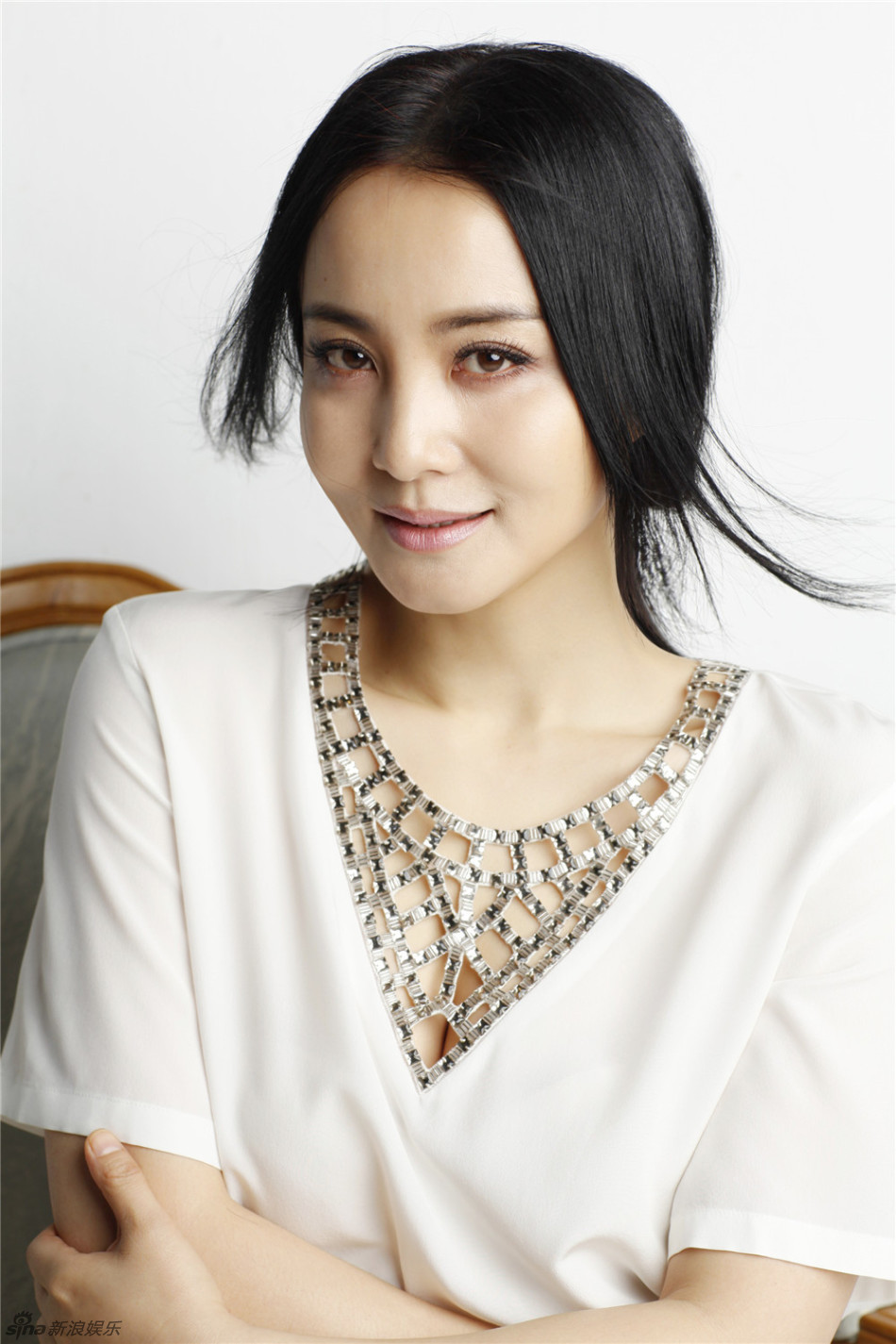 组图:大陶红最新写真 清透与性感的完美混合_高清图集_新浪网