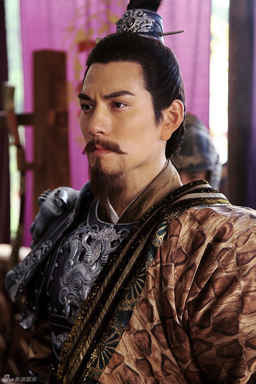 严屹宽《赵子龙》演帅刘备 英勇神武