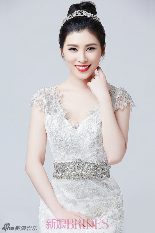 组图:银雪登杂志化身新娘 曼妙身姿惹火夏季_高清图集_新浪网