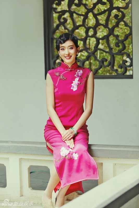 美女主播田甜旗袍大片