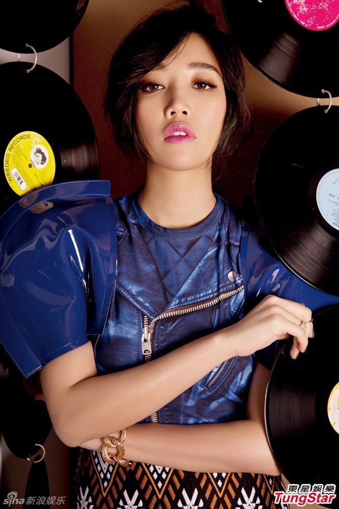 a-lin登杂志封面 身姿妩媚性感妖娆