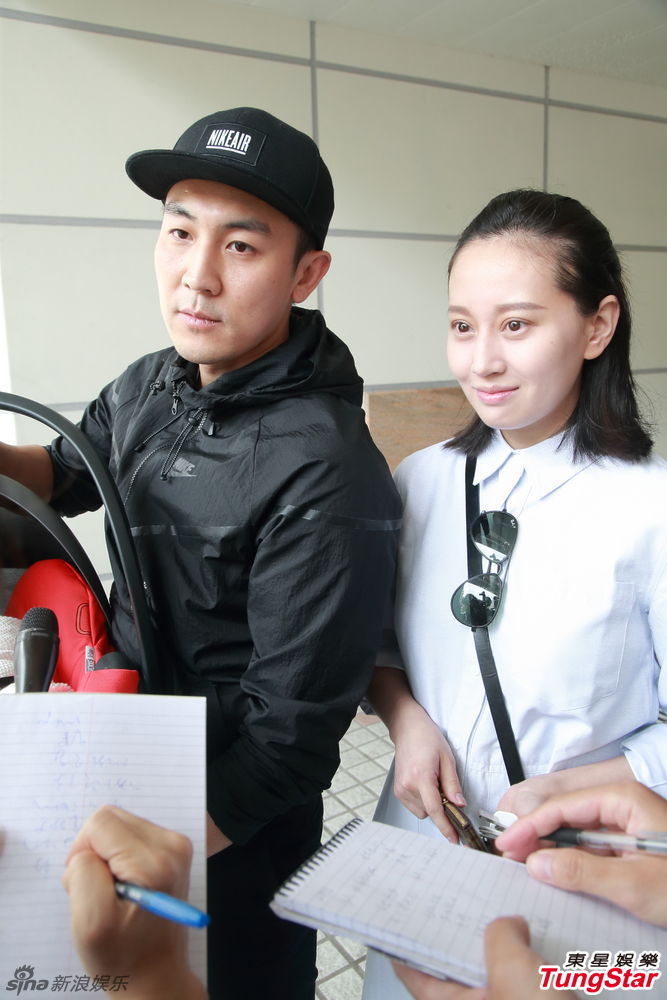 新浪娱乐讯 女星任祉妍日前为狄龙儿子谭俊彦生下女儿谭晴,这位新任