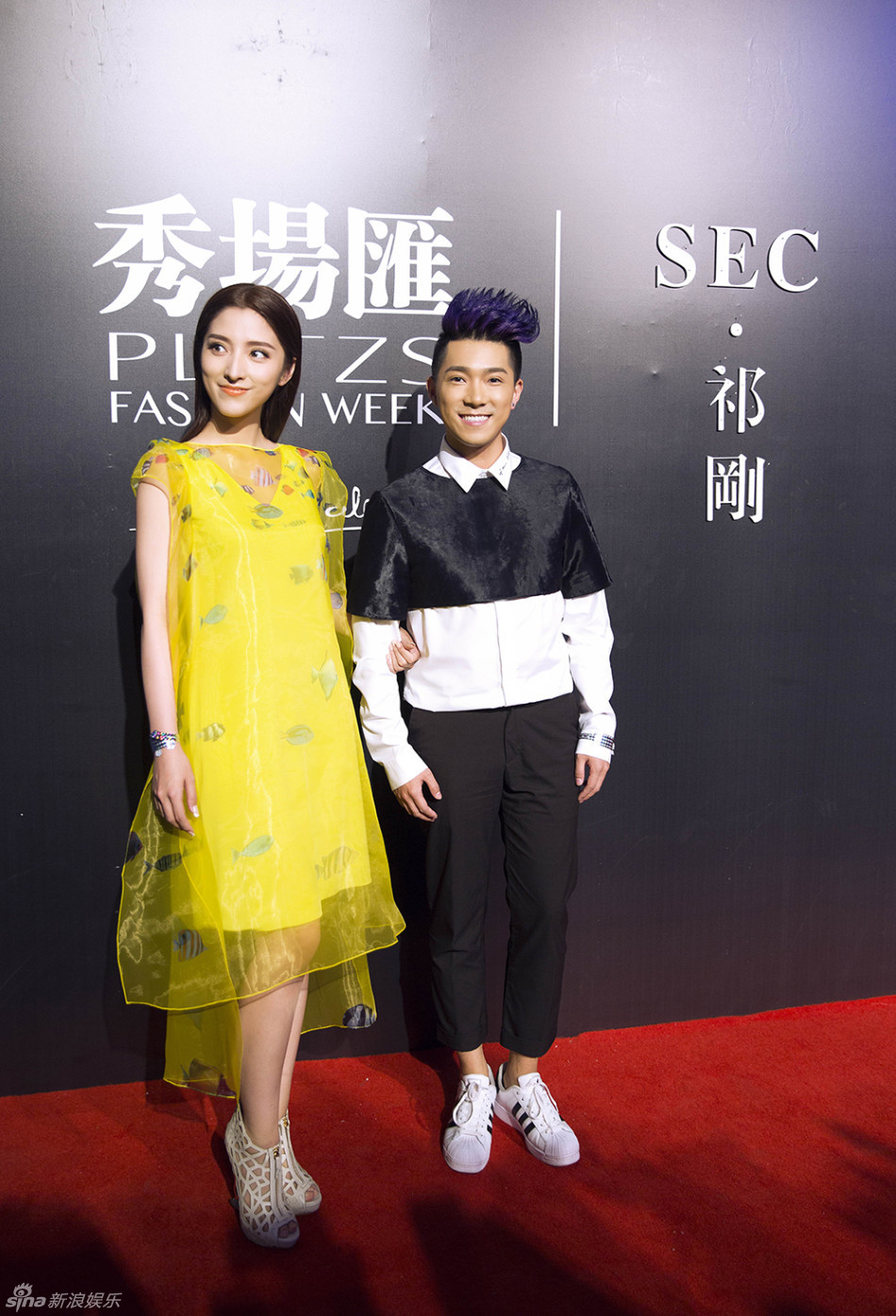 组图:潘辰青春靓丽助阵时装秀 影视歌全面发展_高清图集_新浪网