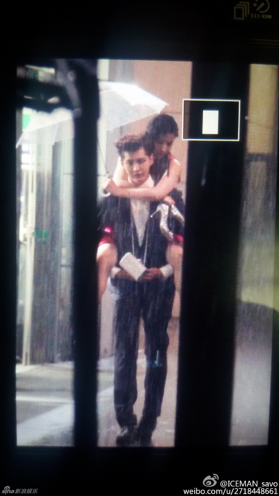 新浪娱乐讯 昨天(6月8日)有不少网友拍摄到《致青春2》吴亦凡背刘亦菲