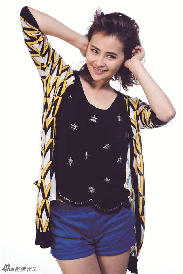 组图:钱芳休闲假日风写真曝光显灵动恬静_高清图集_新浪网