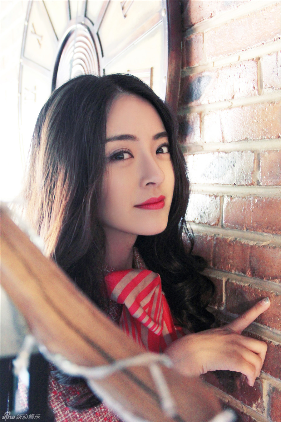 组图:种丹妮气质写真 话剧新秀变复古名媛_高清图集_新浪网