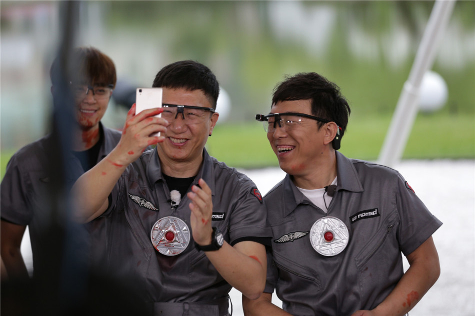 组图:《极限挑战》首播 张艺兴反转骗倒黄渤_高清图集_新浪网