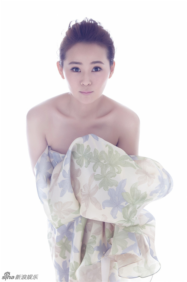 组图:钱芳浪漫写真曝光 花样清雅美轮美奂_高清图集_新浪网