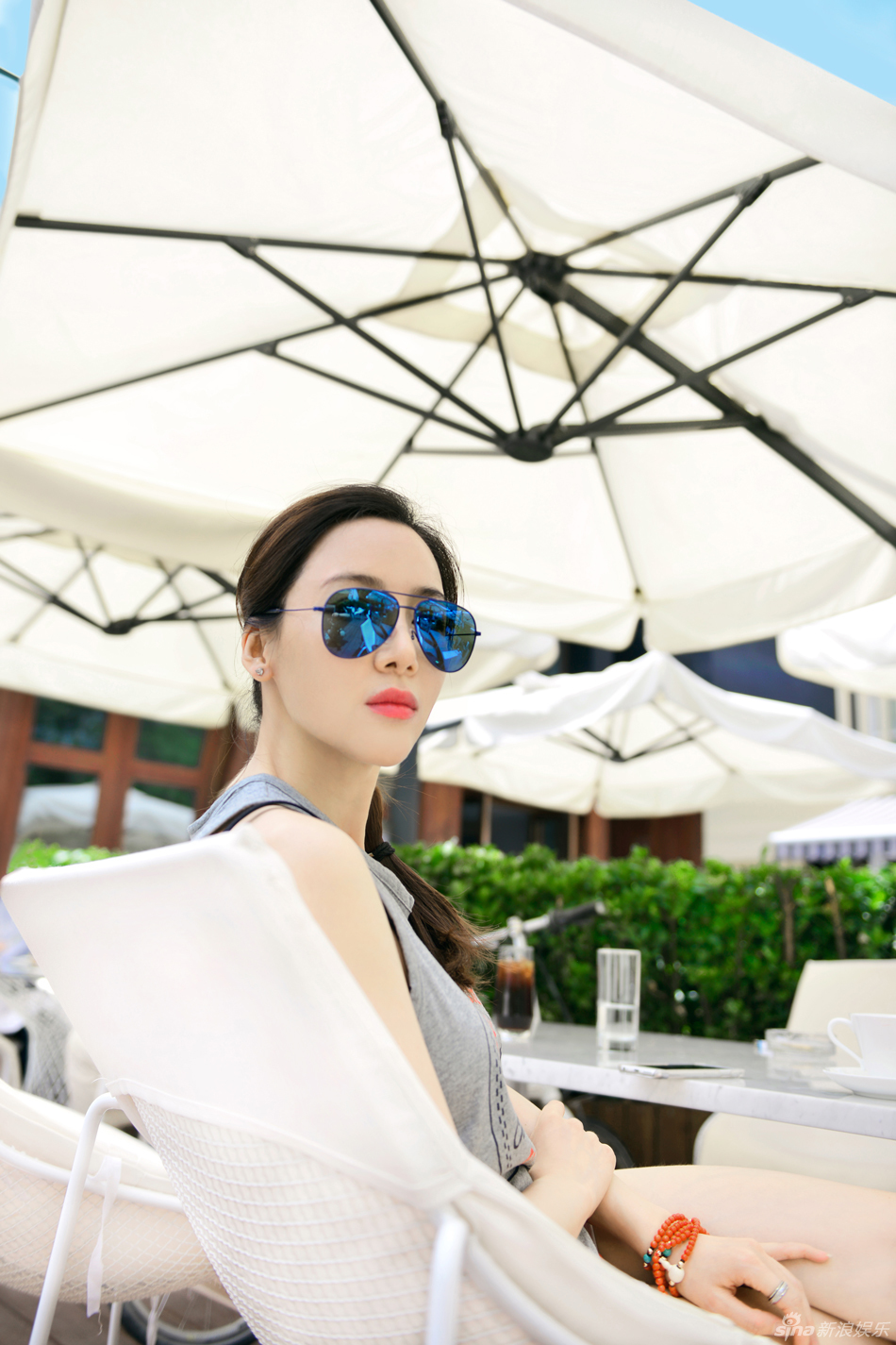 组图:叶一云夏日踏青清爽活力 生活简单健康_高清图集_新浪网