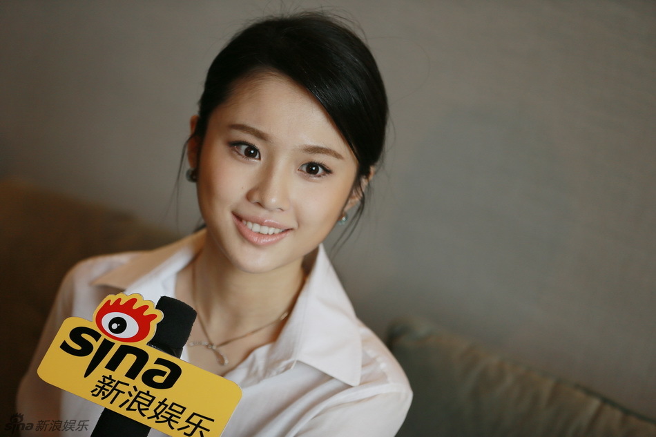 新浪娱乐讯 上海电影节期间,新浪娱乐对话《栀子花开》女主角张慧雯.