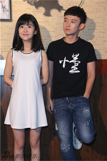 组图:《六弄》董子健左拥右抱 被曝吻戏需练习_高清图集_新浪网