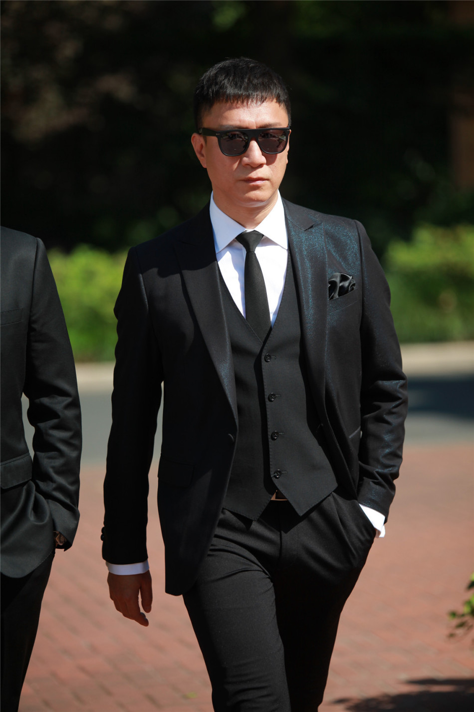 组图:极限挑战黄渤遇美女送饭 张艺兴崩溃飙泪_高清图集_新浪网