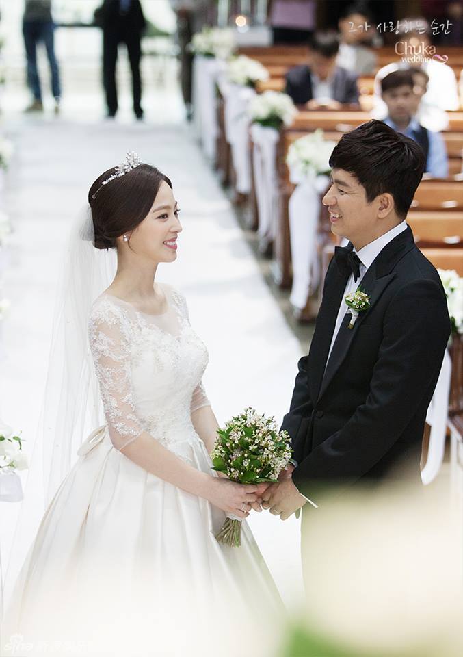 韩国台球女神车侑蓝嫁作家李智成 男方大13岁