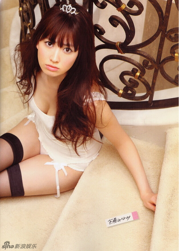 AKB48小嶋阳菜黑丝诱人