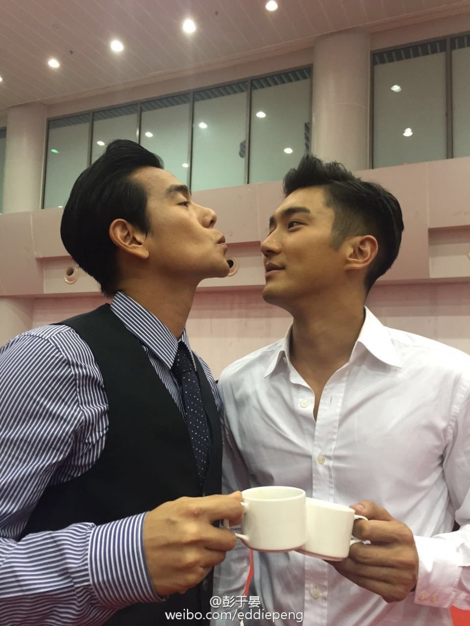 彭于晏崔始源搞怪