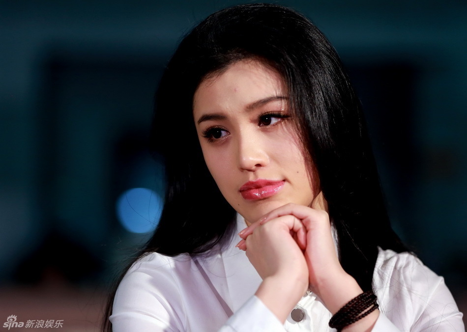 葛天任选秀评委 表情无辜