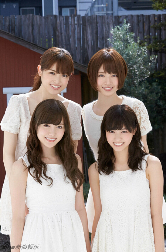 新浪娱乐讯 乃木坂46是日本女子偶像组合,制作人是秋元康,她们是akb48