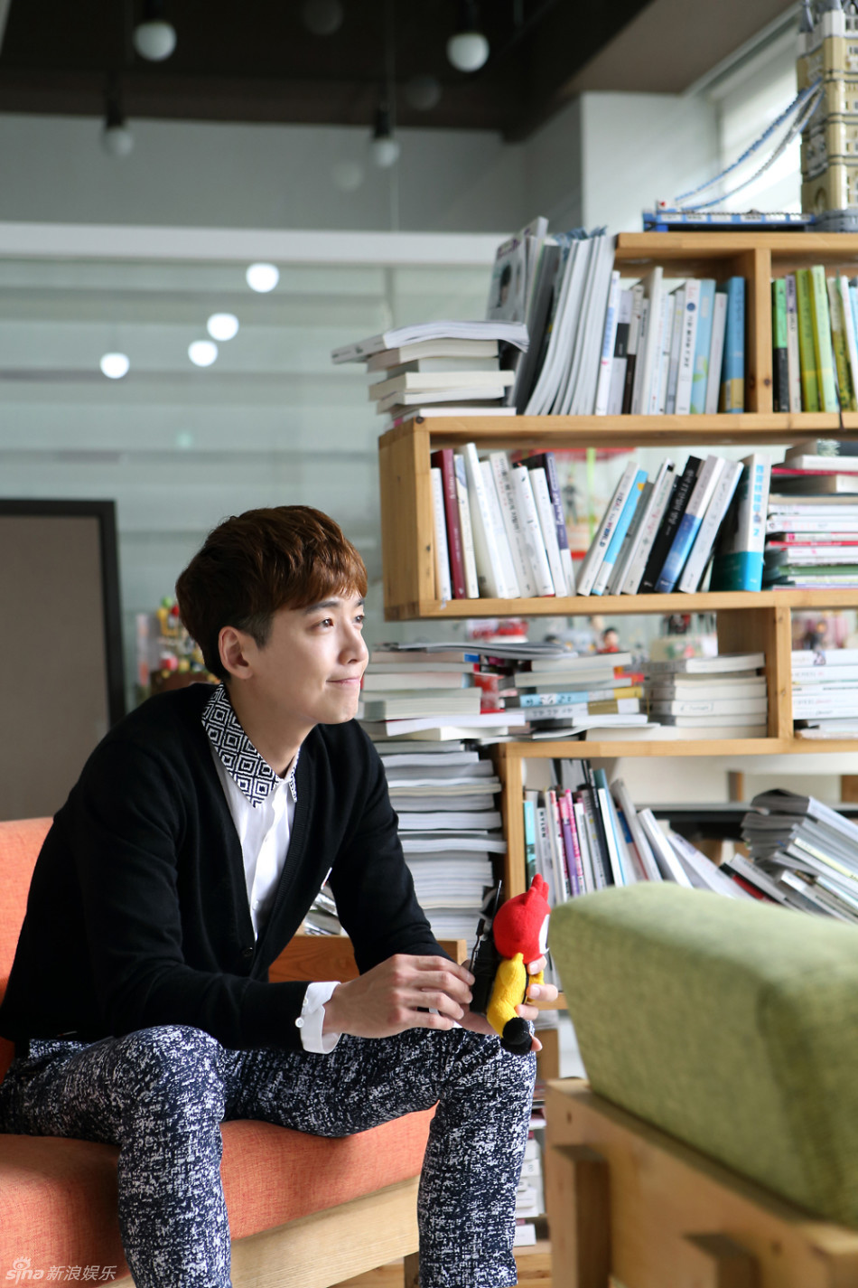 新浪娱乐讯 在《陷入纯情》中饰演姜敏浩的郑敬淏对话小浪,郑敬淏表示