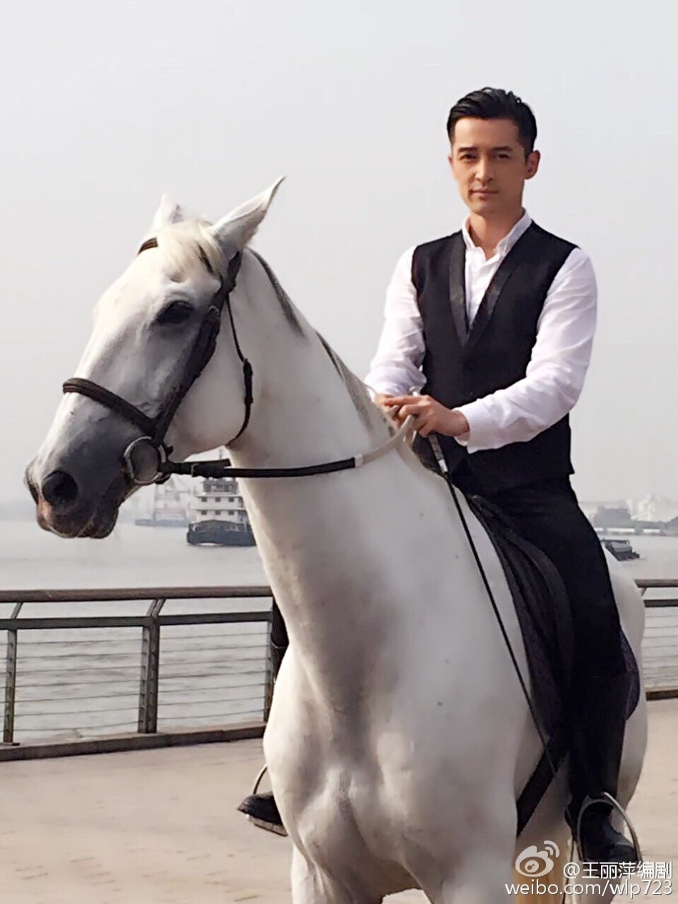 组图:《大好时光》胡歌晒剧照 骑马帅气似王子_高清图集_新浪网