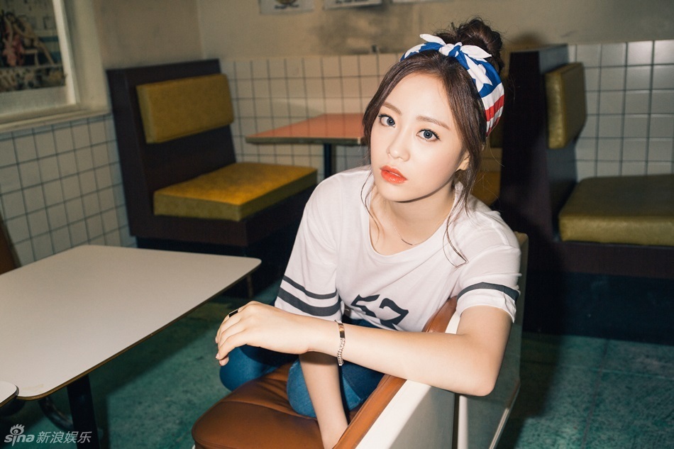 组图:韩团kara龄智写真 尽显少女灵气_高清图集_新浪网