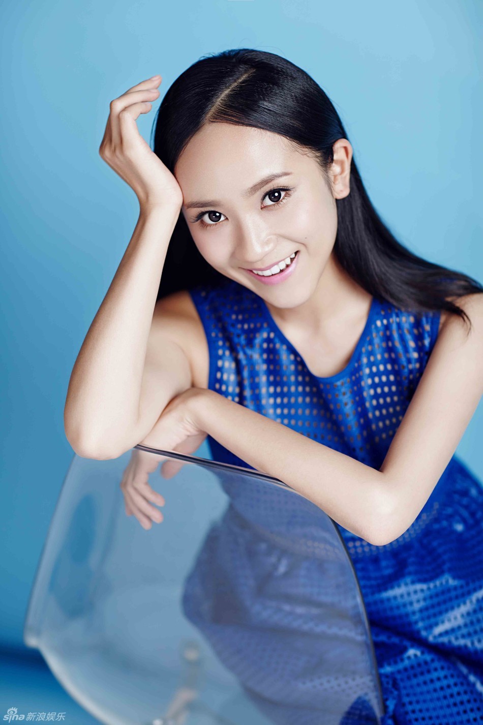 组图:解惠清双眸灵动变身职场干练小达人_高清图集_新浪网