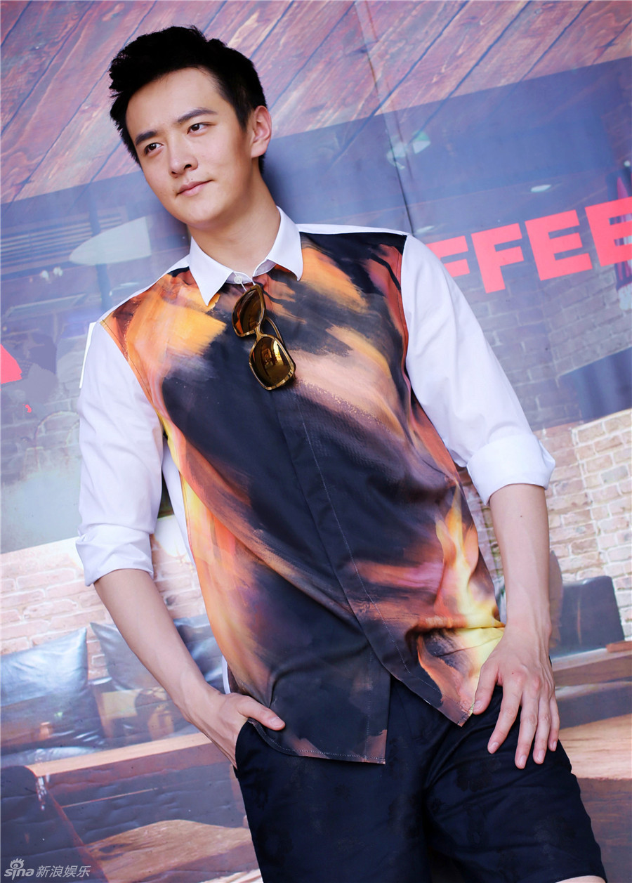 组图:初俊辰帅气写真大片 高颜值展型男魅力_高清图集_新浪网