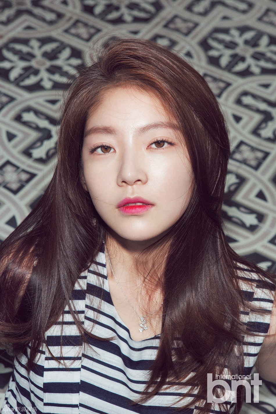 组图:《我结》孔升妍写真 浅褐瞳色梦幻性感_高清图集_新浪网