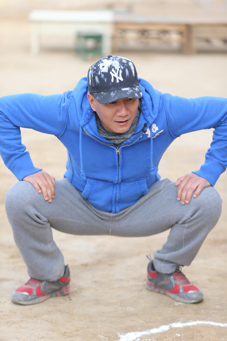 《爸爸3》星爸劈叉 刘烨自信胡军内八_高清图集_新浪网