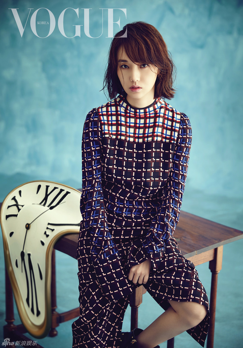 组图:35岁韩星李贞贤变兔耳女郎 低胸惹火