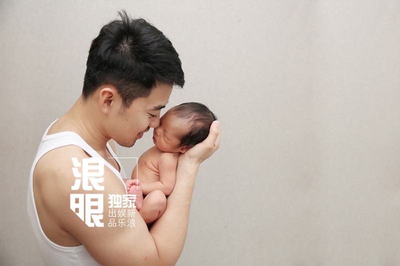 独家:黄英曹帅爱子满月 小九儿萌照首度曝光_高清图集_新浪网