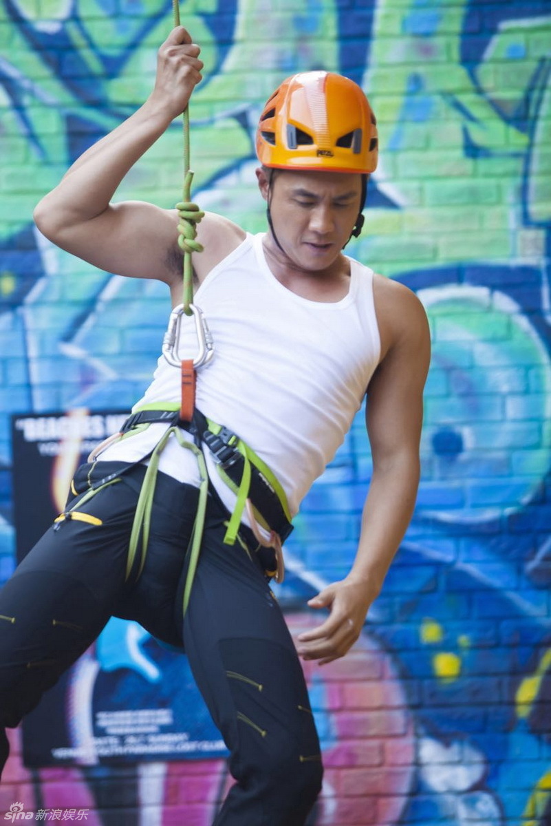 组图:《冰与火》杜淳玩攀岩 健身为给人安全感_高清图集_新浪网