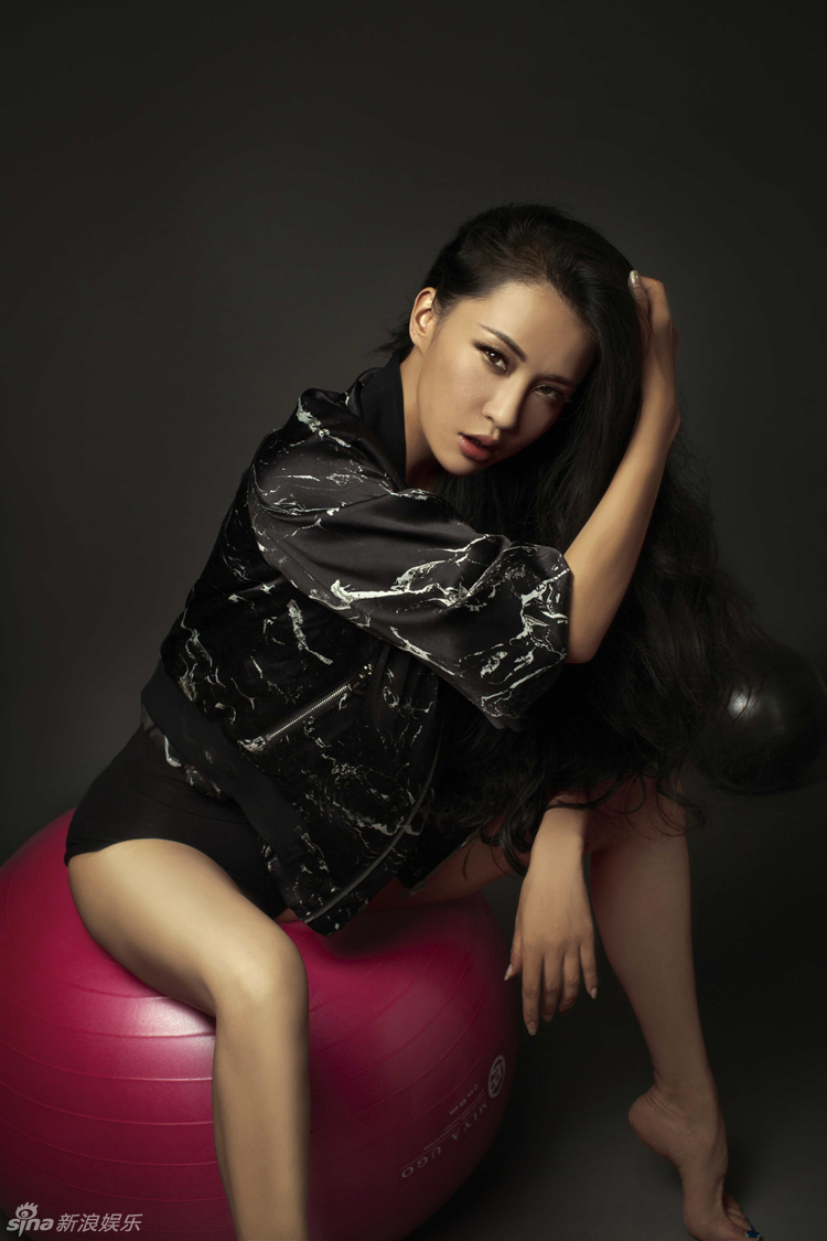 组图:母其弥雅酷感写真 健康阳光别样性感_高清图集_新浪网