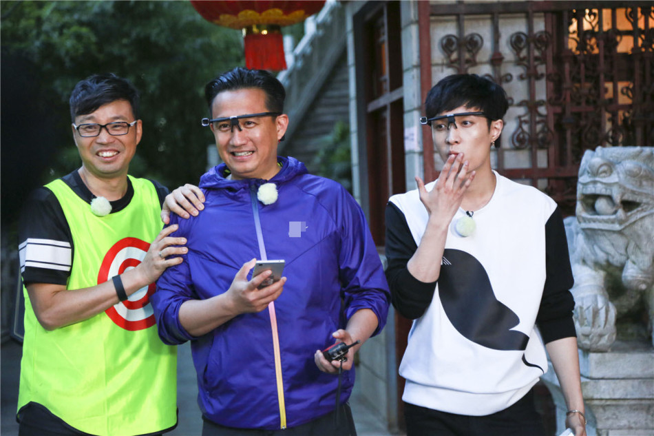 极限挑战男人帮秀兄弟情 张艺兴结盟黄磊