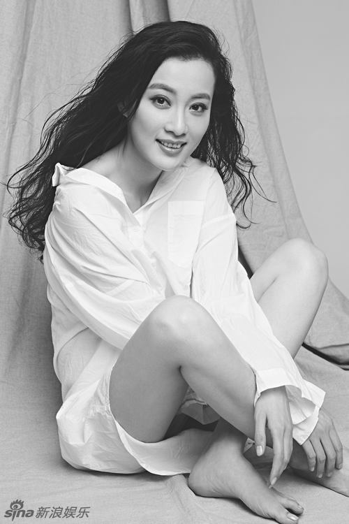 组图:徐梵溪白衬衫写真 简约唯美文艺女青年_高清图集_新浪网
