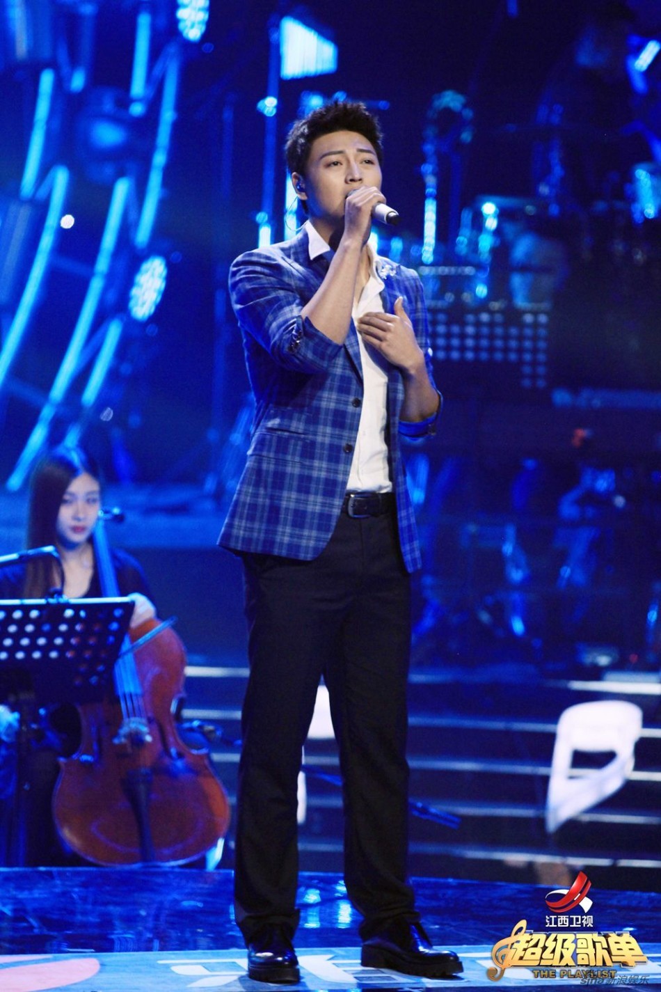 新浪娱乐讯 《超级歌单》迎来了多亮,抢眼外表引发黄国伦对外貌的自卑
