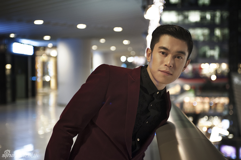 组图:刘冠麟摩登街拍 尽显都市型男魅力