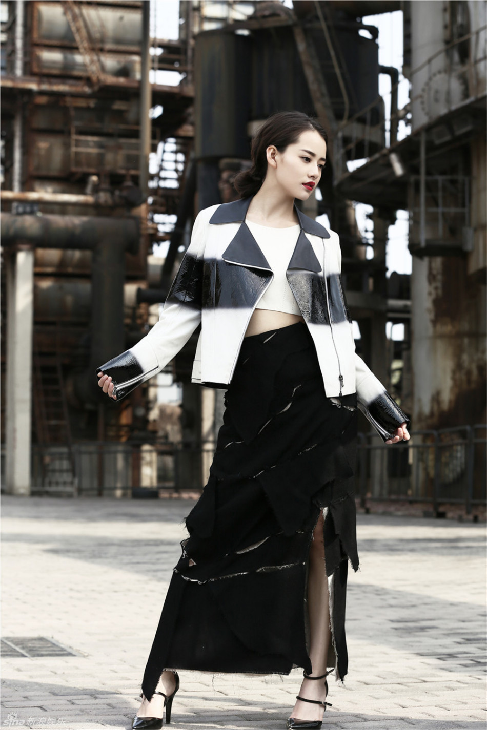 组图:柴碧云野性时尚街拍 坚毅热辣彰显洒脱_高清图集_新浪网
