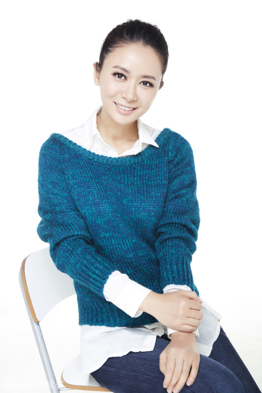 组图:张恒秋韵写真曝光 简约风情显温婉_高清图集_新浪网