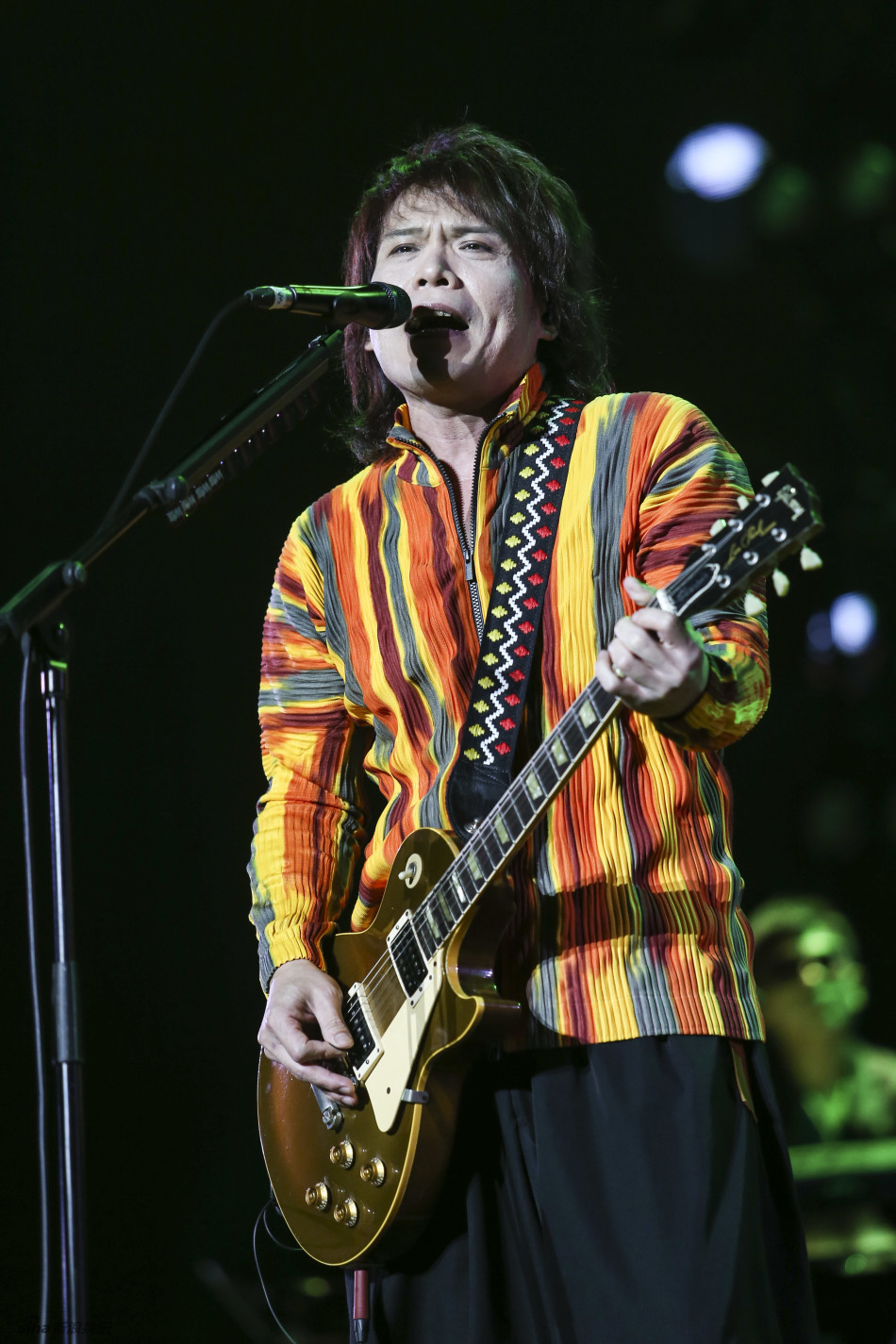 组图:伍佰演唱会热力开唱 尽情摇滚high翻天!_高清图集_新浪网