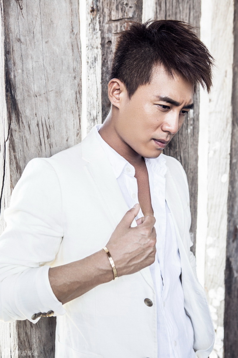 组图:杜淳夏日写真首曝光 白衣半解身材诱人_高清图集_新浪网