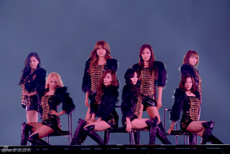 胸部保守露腿放肆!韩国女团打歌服盘点