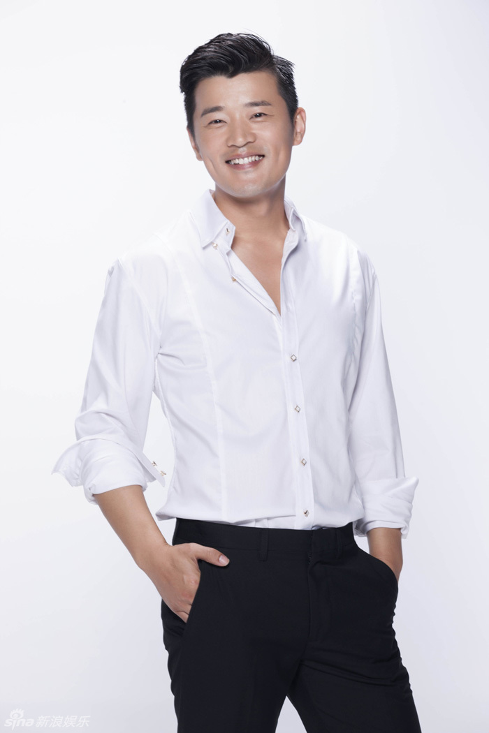 组图:赵锦焘帅气写真 造型多变尽显熟男风范_高清图集_新浪网