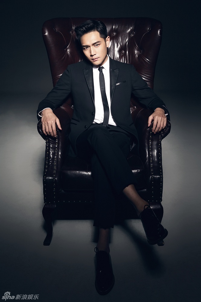 新浪娱乐讯 近日,"任性暖男"霍政谚拍摄的一组型男大片曝光.